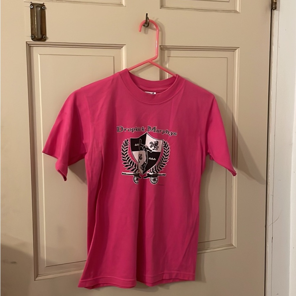 Vintage 2000s Y2K Dropkick Murphys Punk Rock Pink Tee Shirt Top. Sz: M NEW!